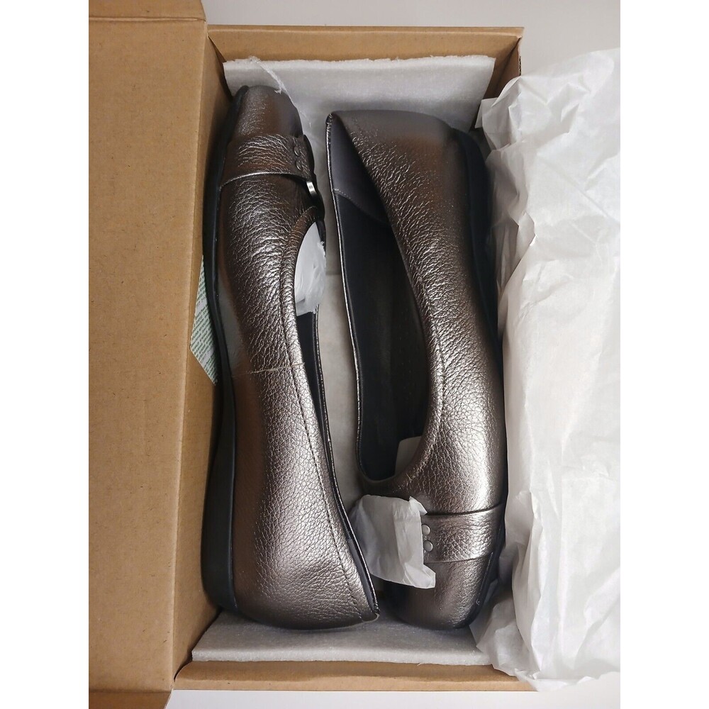 NIB Trotters Sz 10.5 W Sizzle Metallic Leather Metal Buckle Comfort Ballet Flat - Picture 15 of 16